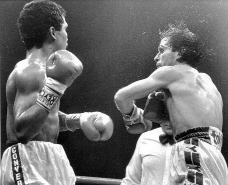Rimini, 8 novembre 1985, campionato mondiale WBA dei pesi supergallo: Loris Stecca viene battuto per la seconda volta dal portoricano Victor Callejas